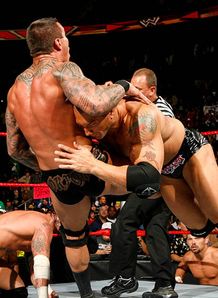 WWE-RAW-Batista-Randy-Orton_1532913