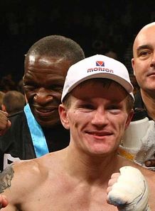 Mayweather: Hatton can win