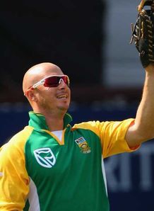 Gibbs signs for Glamorgan