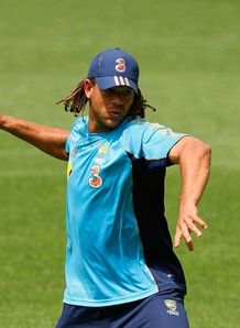 Symonds back in favour