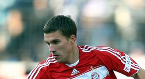 Cologne step up Podolski bid