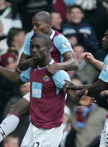 Hammers edge past Stoke