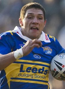 Hall signs new Rhinos deal