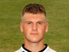 Cronin thwarts Harriers