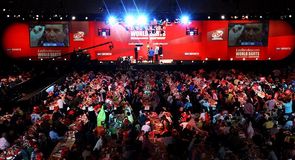 Phil Taylor v Steve Grubb