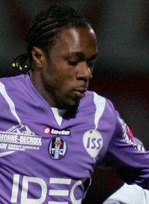 Magpies remain in Ebondo talks