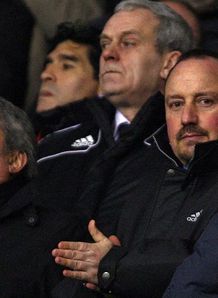 Benitez queries Gill influence