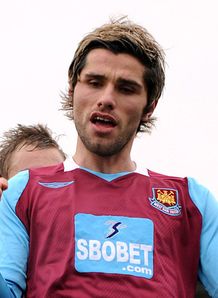 Behrami committed to Hammers