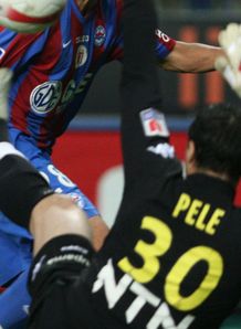 Pele admits attraction