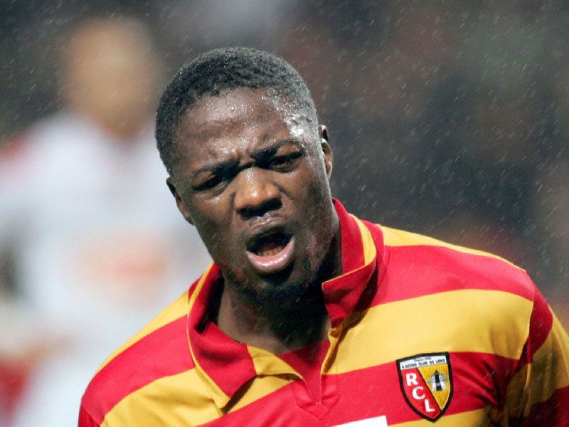 Dindane passes Pompey medical
