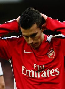 Van Persie's teeth trouble