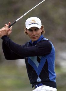 Villegas surges three clear