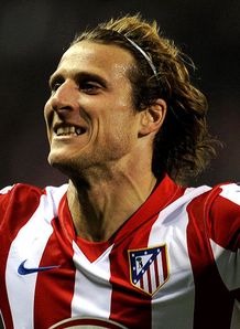 Forlan agrees extension