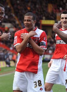 Soares extends Owls stay