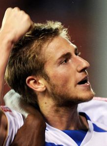 Henry wins new Royals deal