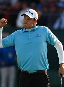 Watney walks off with Buick