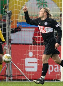 Hertha line up Voronin capture