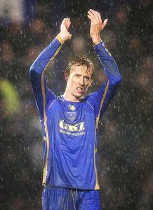 Crouch linked with Wolfsburg