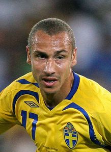 Larsson says tearful farewell