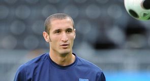 Chiellini header sinks Swedes