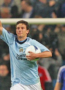 Elano eyes City return