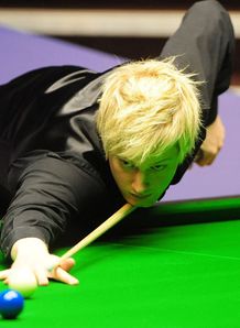 Robertson thunders through