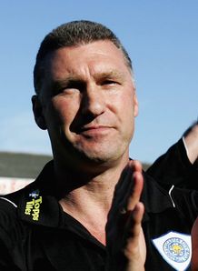 Cisak pens Foxes deal