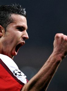 Robin-Van-Persie-Arsenal-Villareal-Champions-_2167104.jpg