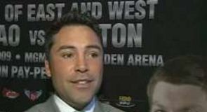 De La Hoya Backs Hatton