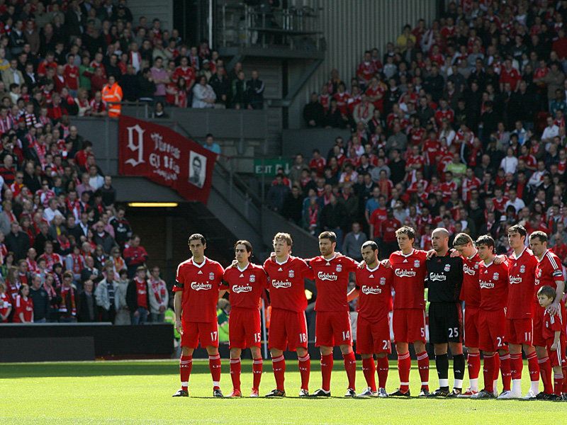 Liverpool-v-Blackburn-minute-s-silence_2144927.jpg