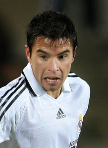 Saviola seals Benfica switch