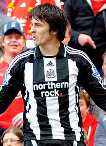 Magpies suspend Barton