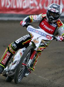 Swindon go top again