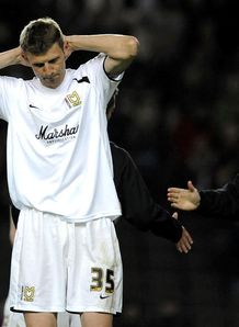 Tore-Andre-Flo-MK-Dons-Scunthorpe-United-Leag_2308408.jpg