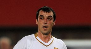Serbs stretch lead at top