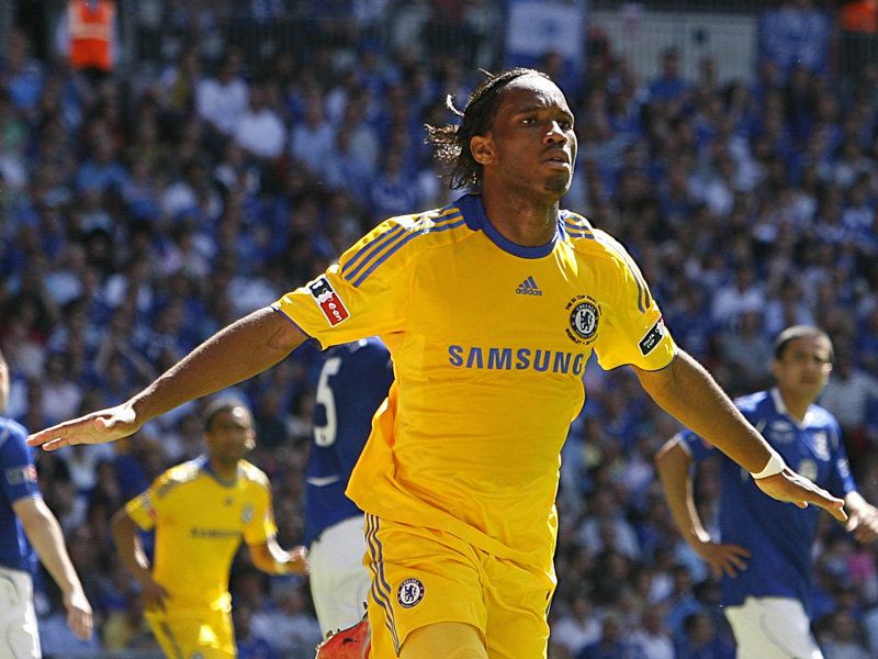 Didier-Drogba-celeb-FA-Cup-final_2312413.jpg