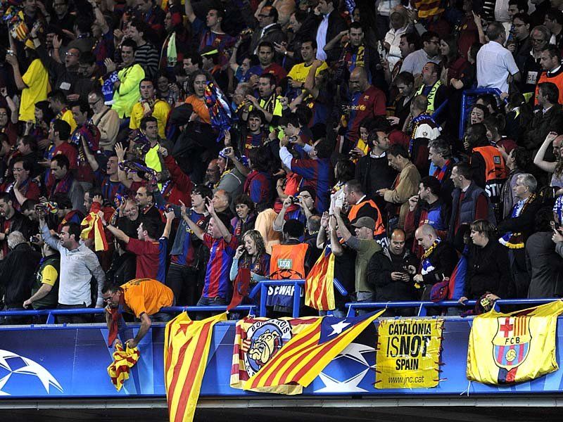fans-2-Chelsea-Barcelona-Champions-League-Sem_2273336.jpg