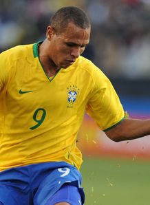 Brazilian hopeful he will secure move to Italian giants