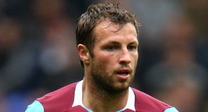 Neill back in Hammers talks