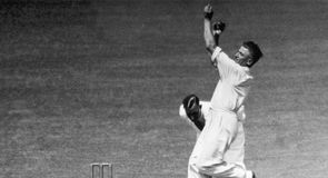 Harold Larwood: Put Bodyline tactic into action