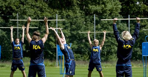 It's a stick-up: Sweden train under the studious gaze of Martin Tyler