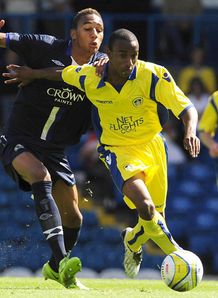 Leeds resist further Delph bids