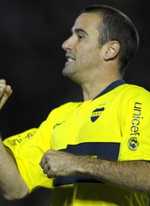 Genoa complete Palacio swoop