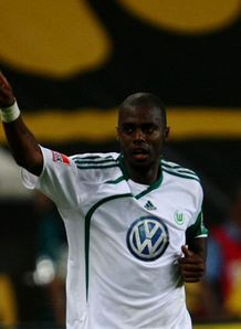 Wolfsburg begin defence with win