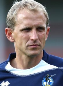 Holmes signs Pirates deal