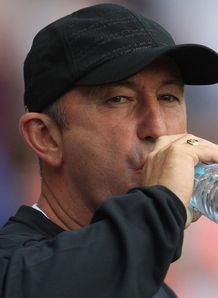 Pulis salutes Stoke display