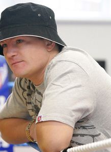 Hatton to host WWE RAW
