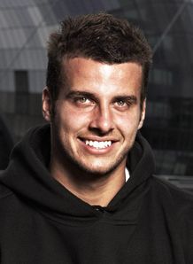 Steven-Taylor-FIFA-2010-Promotion-EA-Sports_2344978.jpg