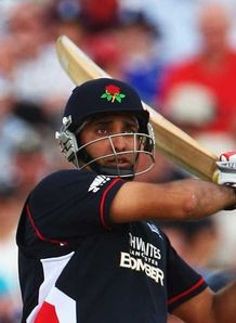Lancs stroll to D/L win