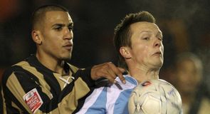 Harrad strike downs Robins